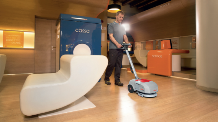 Mali uređaj za veliko čišćenje - Comac Vispa XS