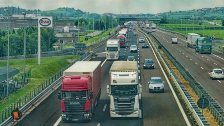 Prioritetni prelazak granice za teretna vozila sa voćem, povrćem i mesom