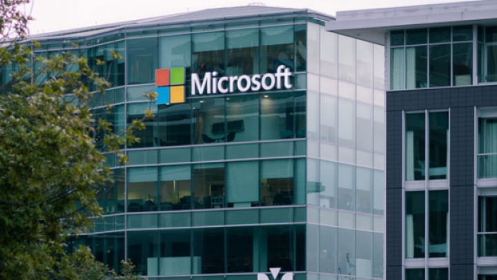 Microsoft počeo primati narudžbe za Surface Duo