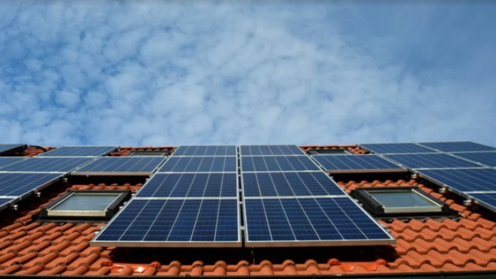 Ministarka rudarstva i energetike Srbije Zorana Mihajlović rekla je danas da će novi zakoni u energetskom sektoru omogućiti gradjanima da sami mogu da proizvode električnu energiju