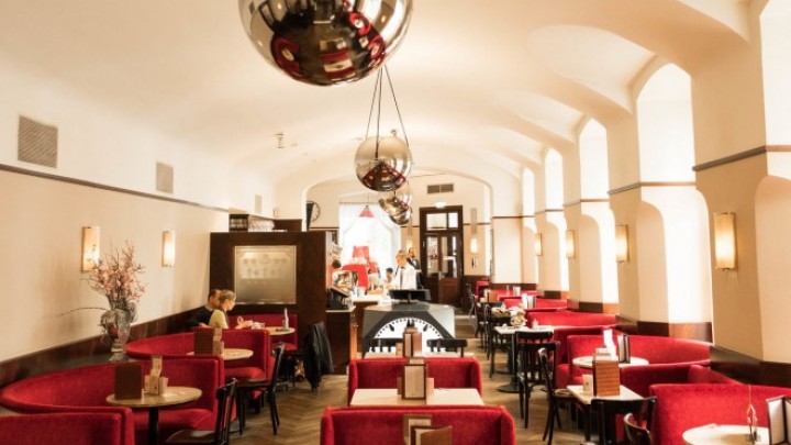 Test i torta u bečkom „Café Museum“