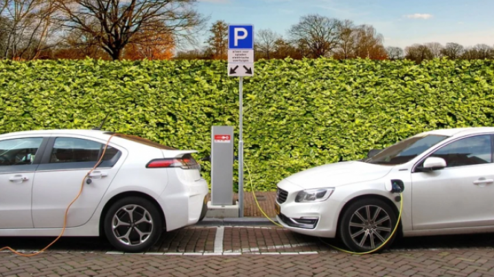 Polovni električni automobili - Proizvođač će morati da garantuje za kapacitet baterije i njeno trenutno stanje