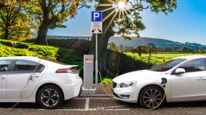 Vlada Srbije usvojila Uredbu o uslovima i načinu sprovođenja subvencionisane kupovine novih električnih i hibridnih vozila