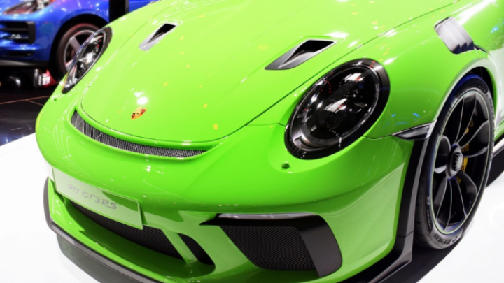 Porsche privremeno gasi proizvodnju