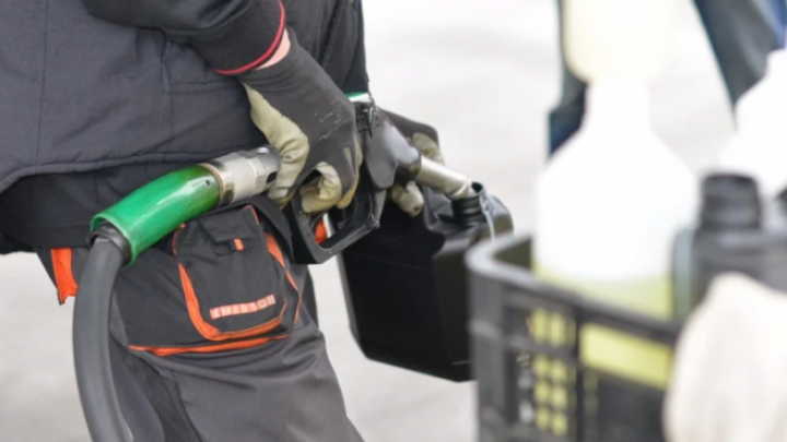 Gorivo se može točiti u posude za transport od maksimalno 60 litara