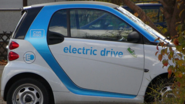 Stellantis, Mercedes i Total udružuju snage u proizvodnji baterija za električne automobile u Italiji