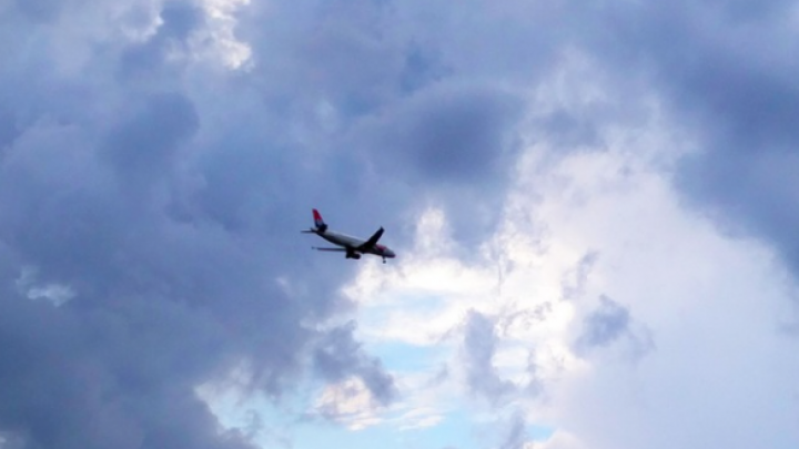 Air Serbia od juna uvodi letove iz Kraljeva i Niša do Tivta