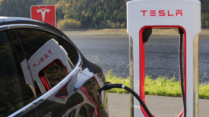 Kompanija "Tesla" zatvara kancelariju u San Mateu, u Kaliforniji, i gasi oko 200 radnih mesta