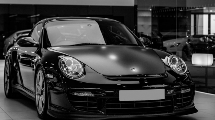Porsche 911 poneo najtamniju boju na svetu zahvaljujući japanskom tjuneru Pit One Customs