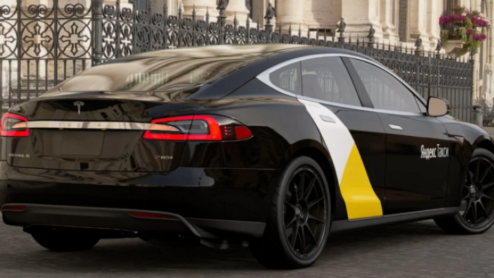 Tesla povlači milion vozila zbog problema s prozorima