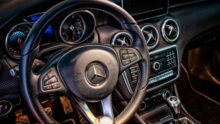 Udružili se Apple i Mercedes-Benz
