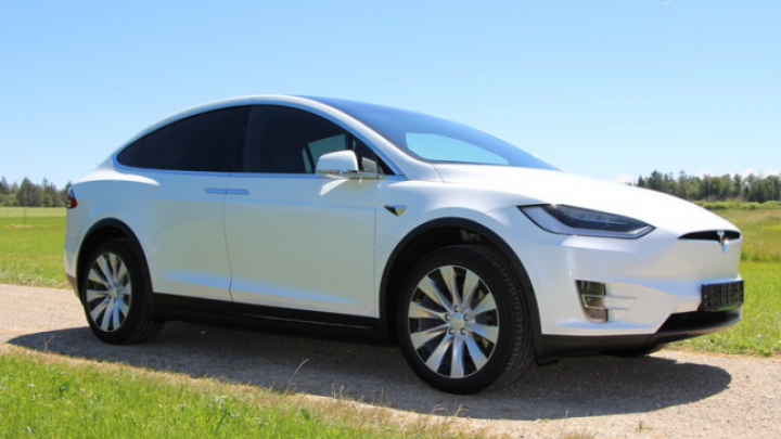 Tesla povlači više od 321.000 vozila sa američkog tržišta