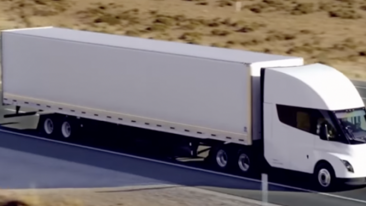 Kompanija Tesla predstavila Semi, svoj prvi kamion na baterije