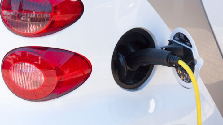 Švajcarska razmatra zabranu vožnje električnih automobila