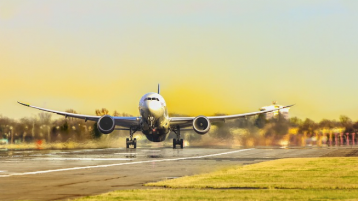 Belgijanci uvode porez na bučne avione i kratke letove