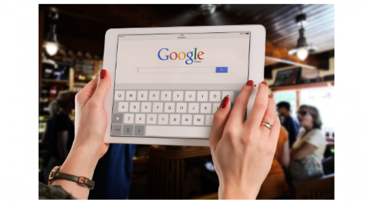 Google je u ranoj fazi razvoja alata veštačke inteligencije koji će pomoći novinarima da pišu članke i naslove