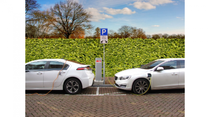 EU bi mogla znatno povećati carinu na električne automobile iz Kine