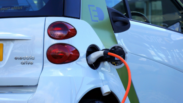 Javni poziv za izbor partnera za finasiranje postavljanja 16 zelenih stanica na auto-putevima u Srbiji