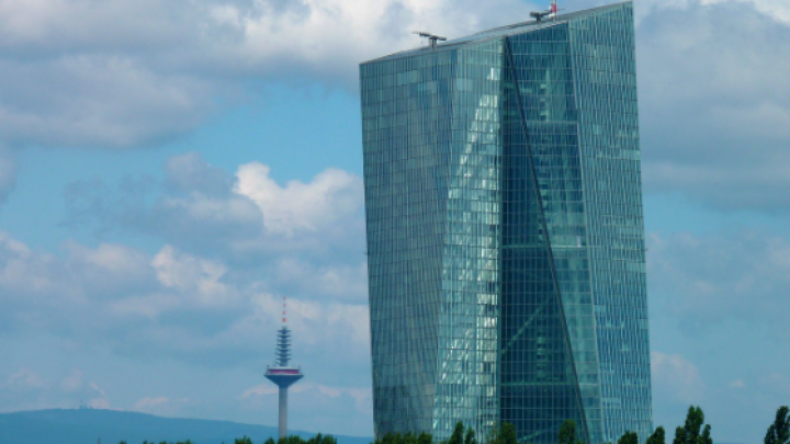 Evropska centralna banka saopštila da je odlučila da zadrži kamatnu stopu na glavne operacije refinansiranja na 4,5 odsto