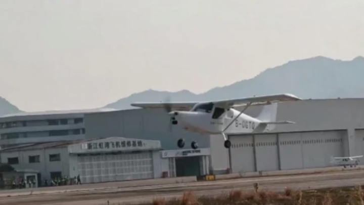 Kineski električni avion obavio prvi let