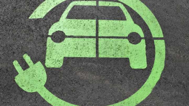 Odabrane firme koje će postaviti do 320 elektropunjača duž autoputeva u Srbiji