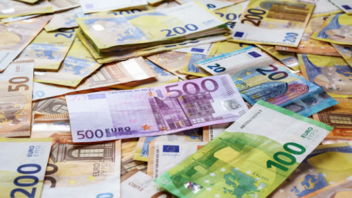 Javni dug Srbije 50 odsto BDP-a na kraju juna