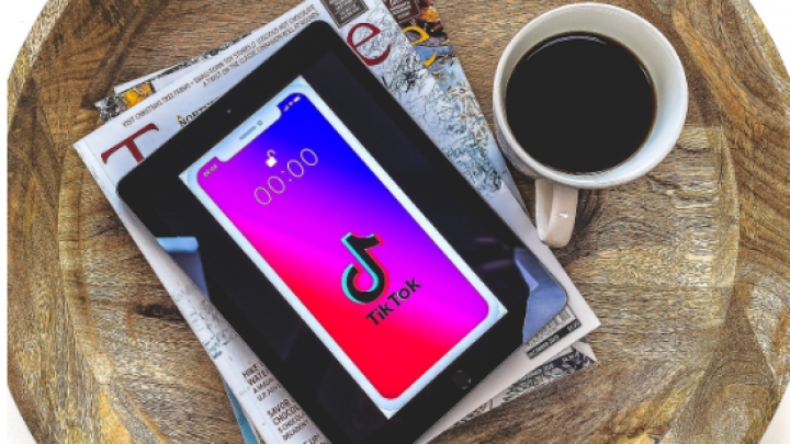 Tiktok uvodi grupne chatove za 32 osobe