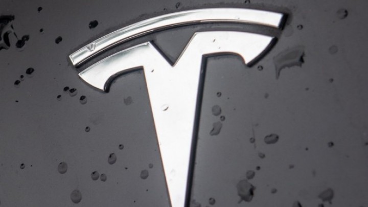 Tesla ponovo povlači svoje Sajbertrak kamionete: Problemi sa kamerom nose rizik od sudara