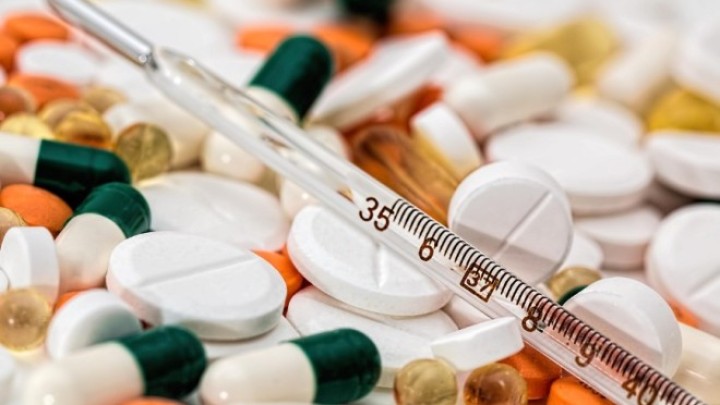 Akcije farmaceutskih kompanija padaju nakon Trampove najave o sniženju cena lekova