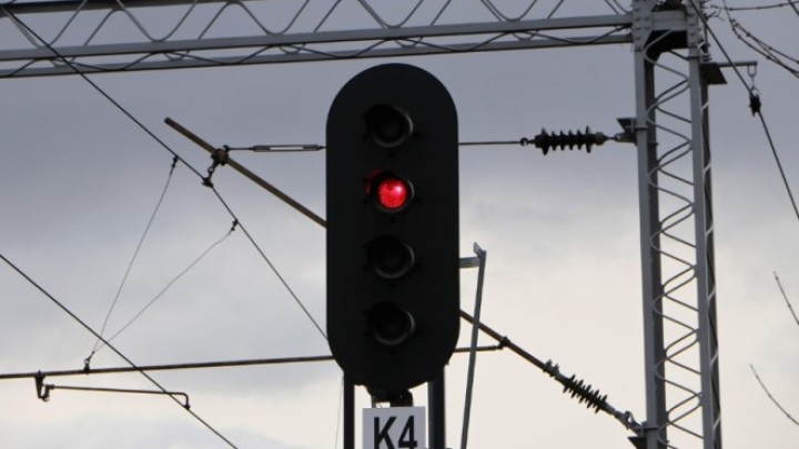 Velika Britanija uvodi digitalnu signalizaciju na železnici: Nova era železničkog saobraćaja