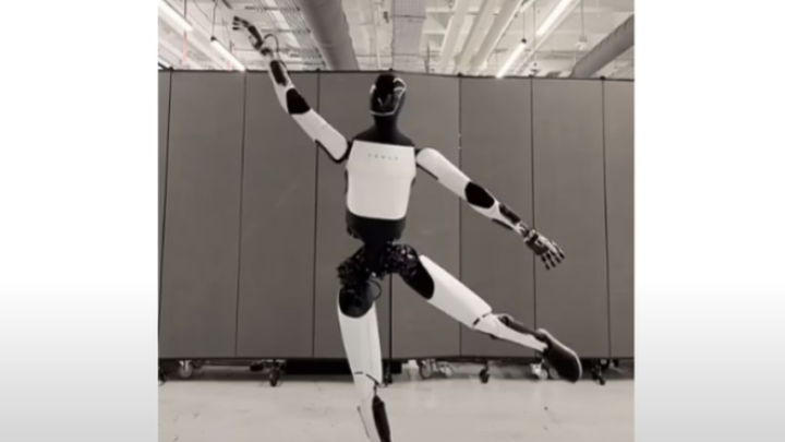 Humanoidni robot Optimus ima nove veštine
