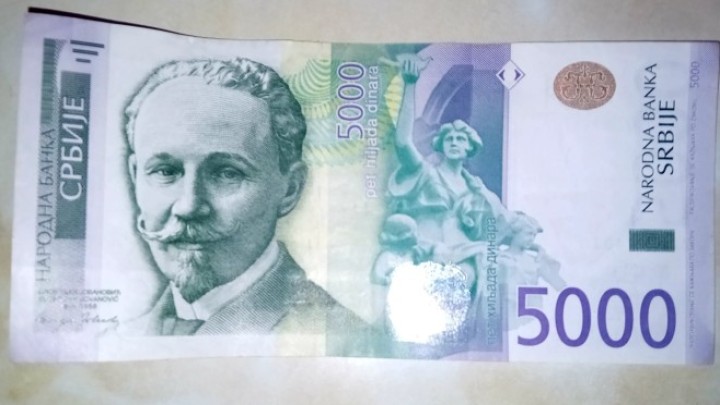 Plate u javnom sektoru veće za skoro 5.000 dinara u odnosu na privatni