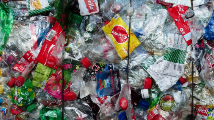Osam milijardi tona plastike zagađuje planetu