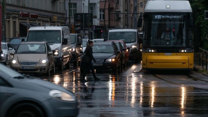 U drugom kvartalu 2025. u Srbiju ušlo 6,3% manje vozila nego godinu ranije