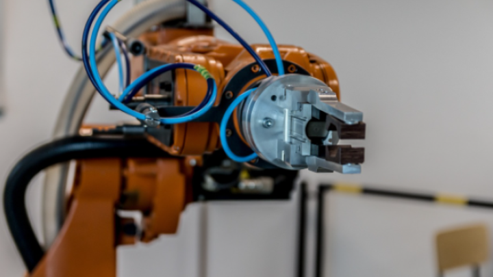 Kina vodi u robotizaciji fabrika - SAD zaostaje