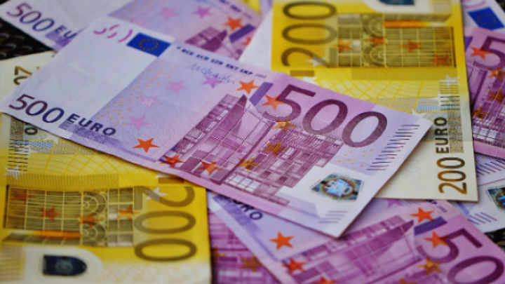 Strane direktne investicije u Srbiji prepolovljene