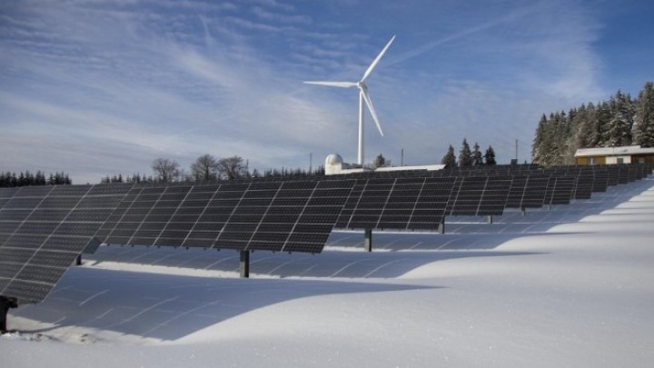 TotalEnergies potpisuje 10-godišnji ugovor o snabdevanju obnovljivom energijom sa proizvođačem papira