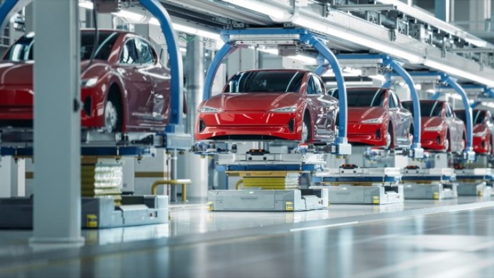 „Ako ne rade nemačke, neće raditi ni srpske fabrike“: kriza evropske auto-industrije preliva se na Srbiju
