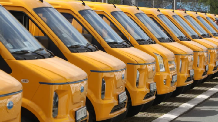Pošta Srbije predstavila 100 električnih dostavnih vozila