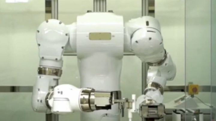 Univerzitet u Tokiju otvorio je laboratoriju u kojoj roboti sprovode medicinske eksperimente
