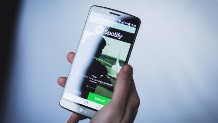 Spotifaj je objavio da će korisnici njegovog premijum paketa ubuduće moći da razgovaraju sa AI asistentom o muzici