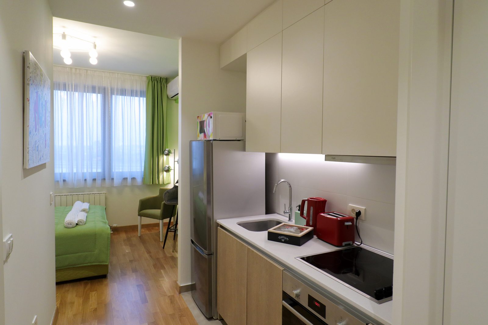 Studio apartman Beograd na vodi – potpuno opremljena kuhinja