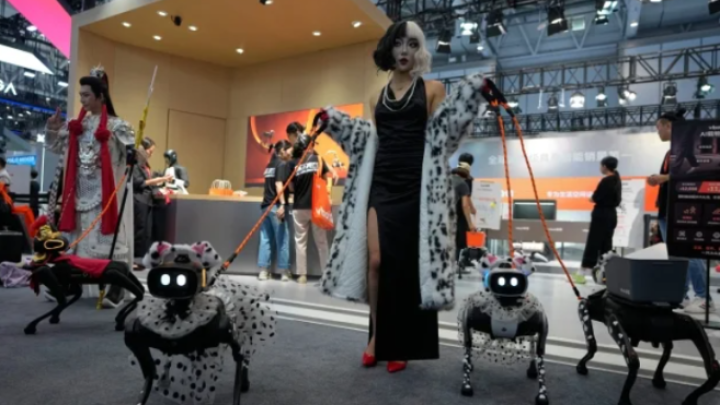 Kina izložila humanoidne i druge robote na velikoj konferenciji u Pekingu